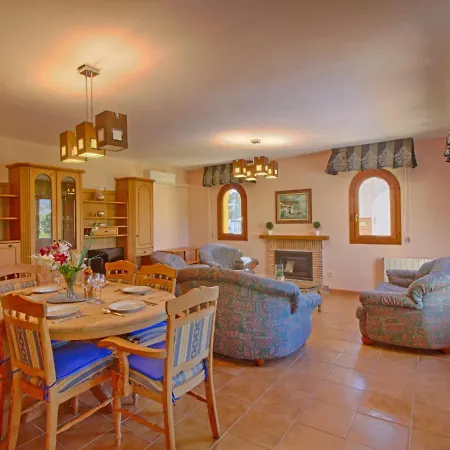 Jardin By Interhome Villa Calp