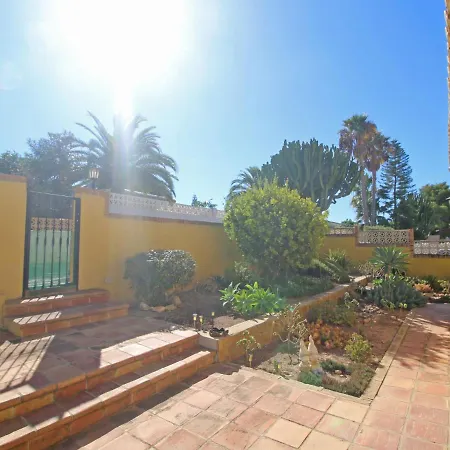 Jardin By Interhome فيلة كاليبي
